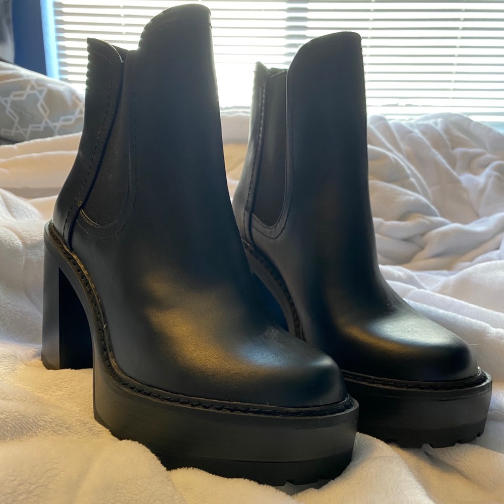 Steve Madden Boots